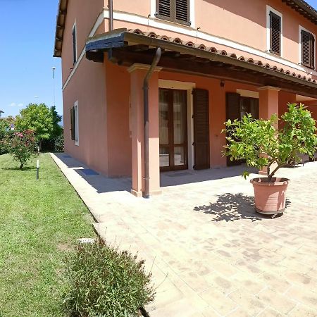 Casa Emilia - Appartamento Per Vacanze - Foligno Exteriör bild